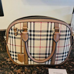 Burberry purse